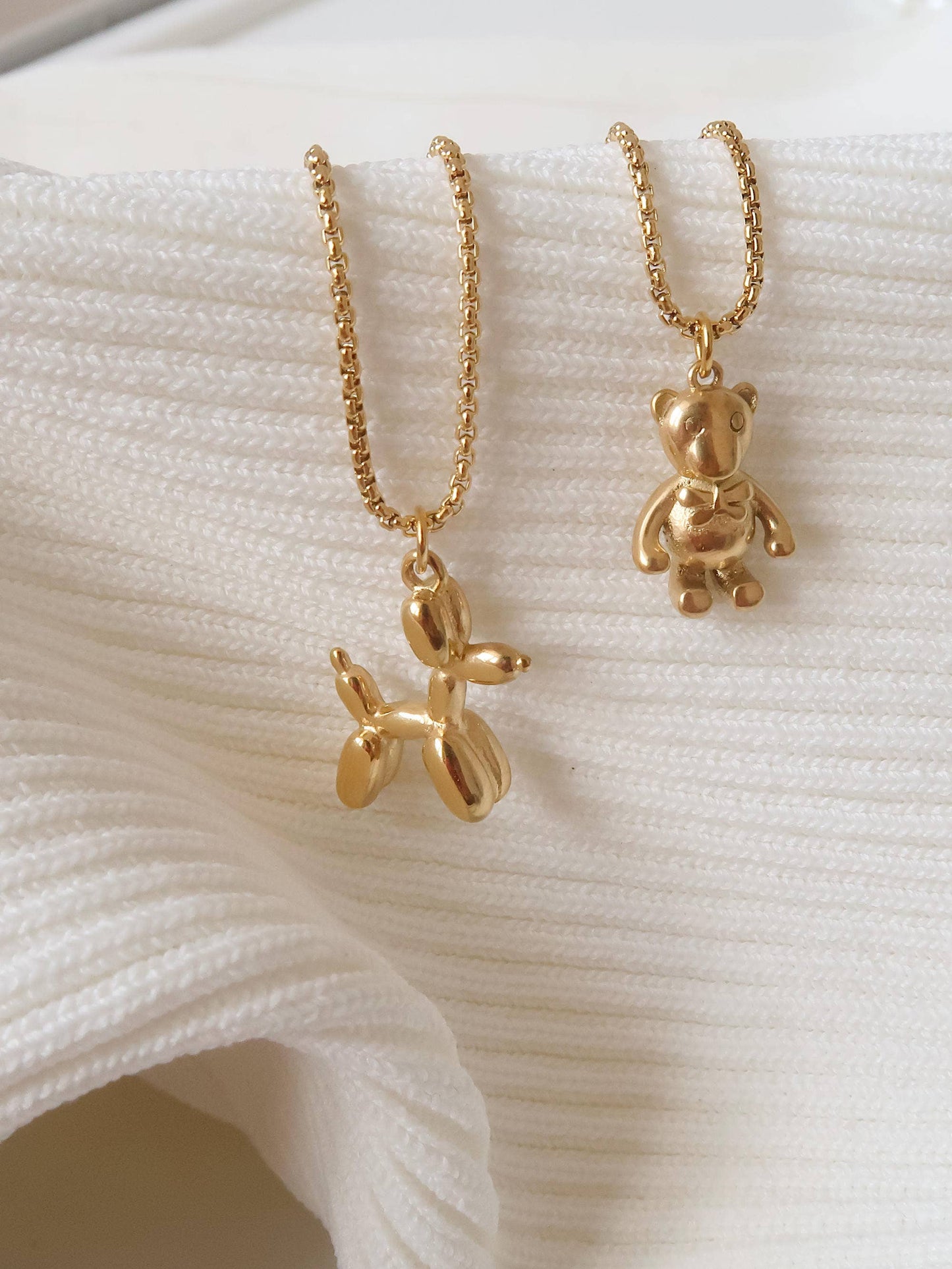 Flânerie by MAIQ - 18K Gold Non-Tarnish Bear Necklace: Yellow Gold / Cooper Balloon Dog