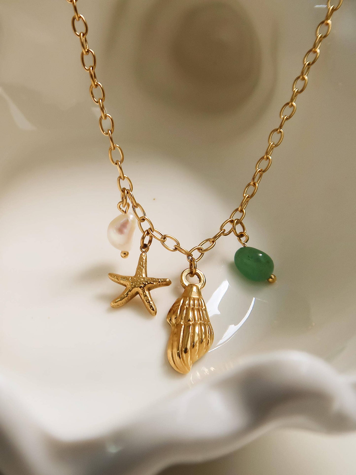 Flânerie by MAIQ - Bonbon 18K Gold Non-Tarnish Pearl and Shell Charm Necklace: Yellow Gold