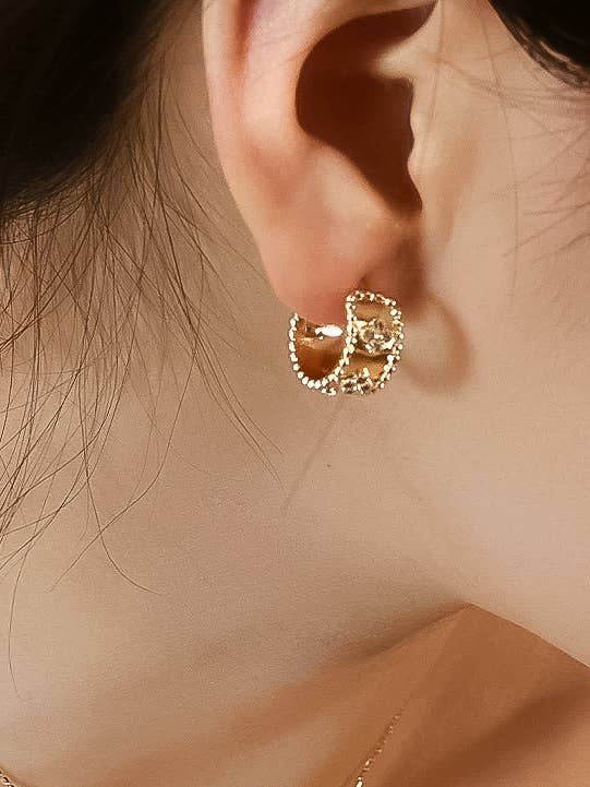 Flânerie by MAIQ - Ismaël 18K Gold Vintage Floral Hoop Earring: Yellow
