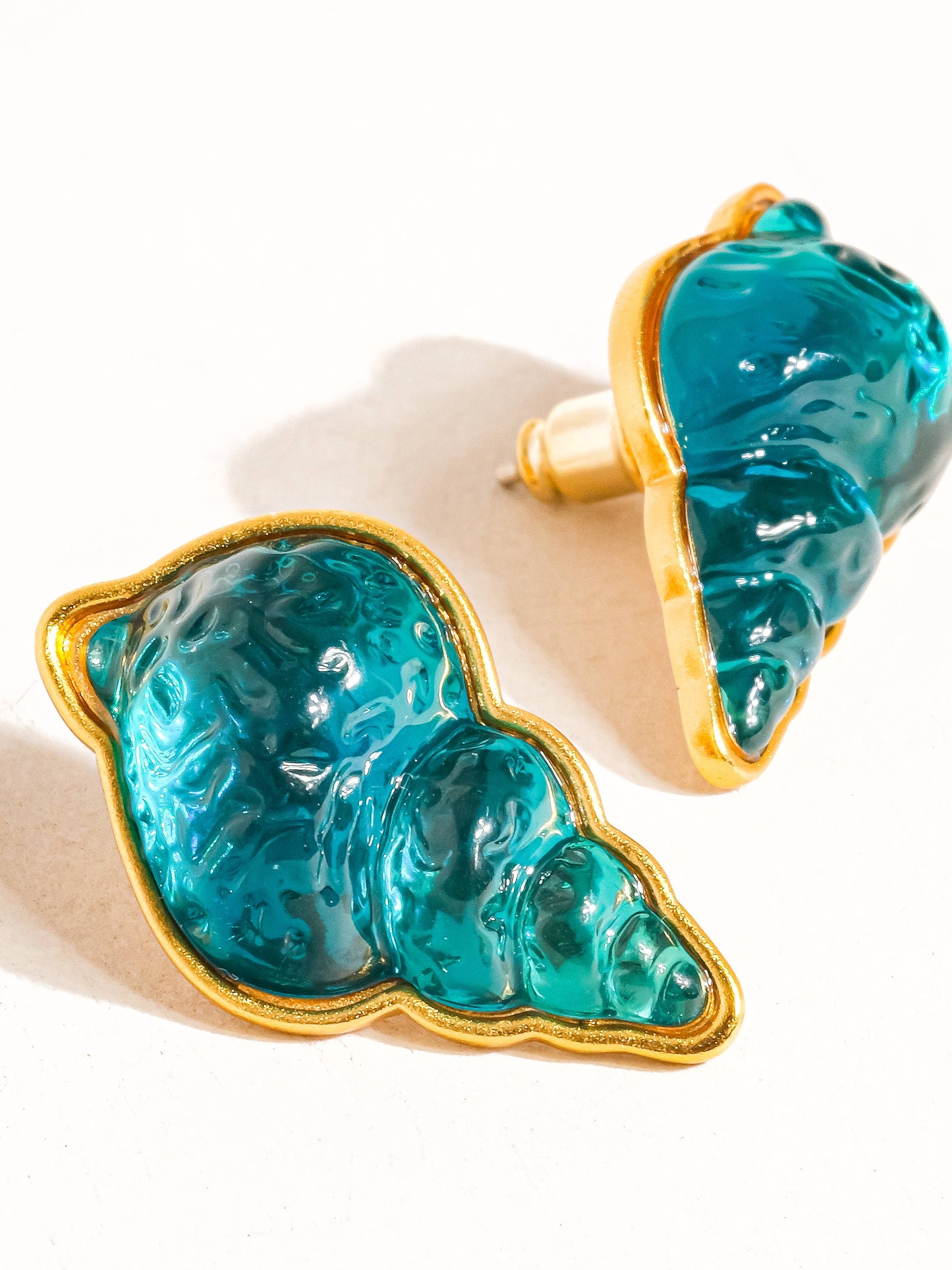 Flânerie by MAIQ - Yvon 18K Gold Vintage Shell Stud: Green
