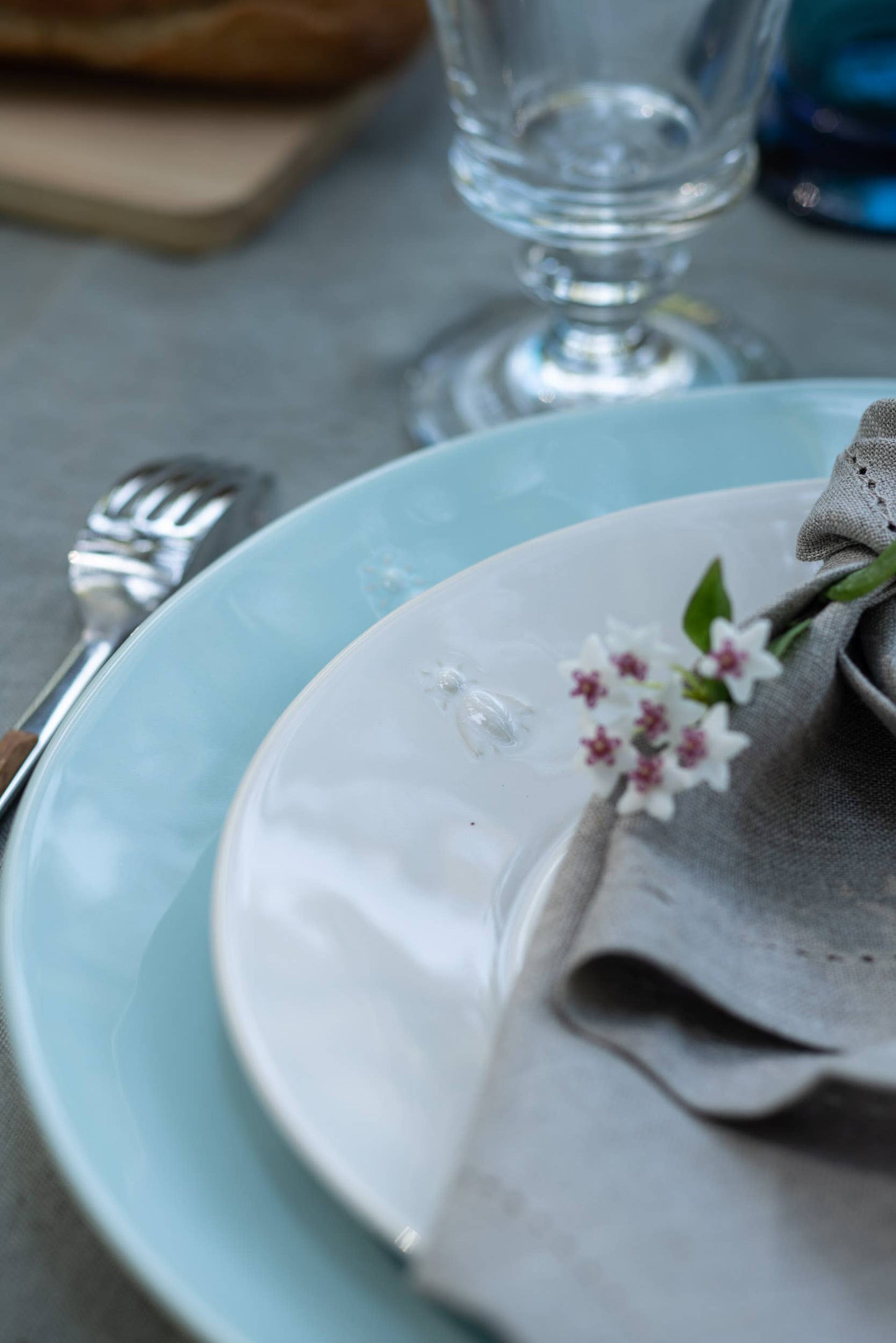 Bee Ceramic Dinner Plates - Set of 4: Bleu