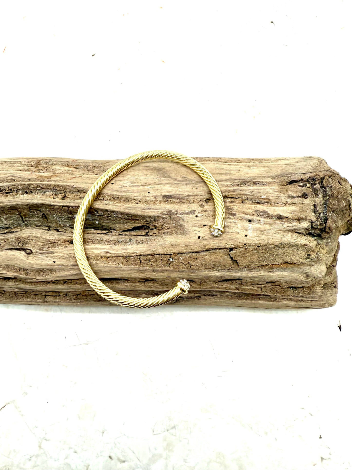 18 K Plate Cable bangle With Stones