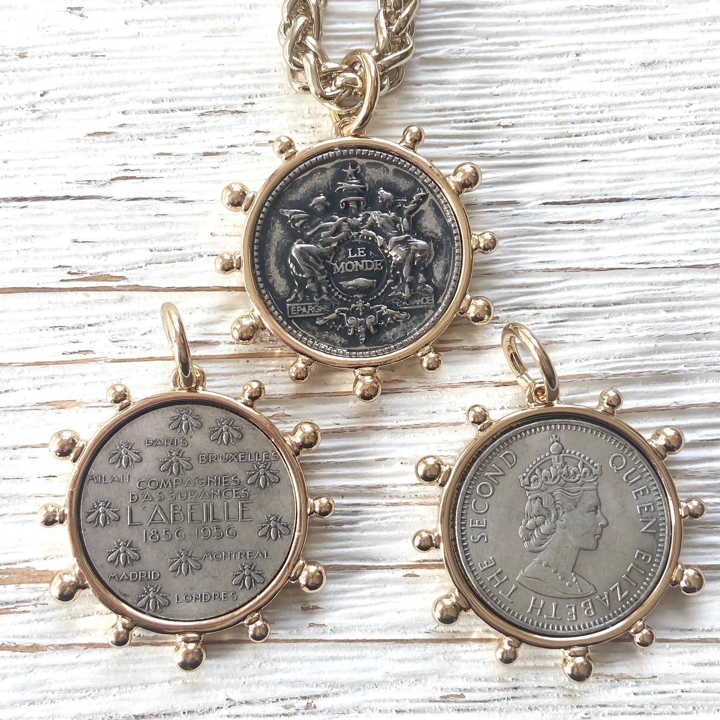 French Coin Queen England trendy handmade jewelry boutique: Le monde