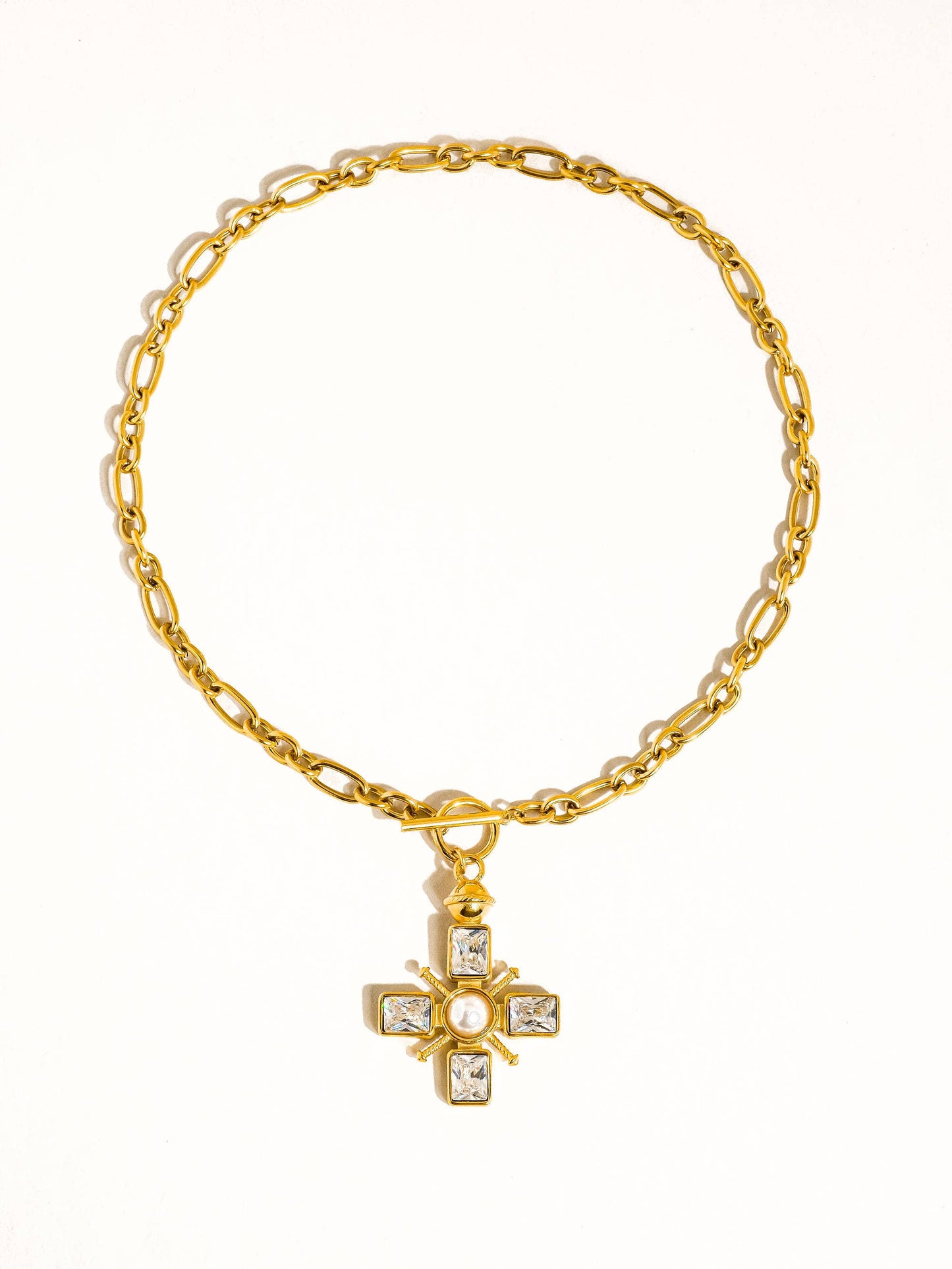 Flânerie by MAIQ - Patrice 18K Gold Non-Tarnish Cross Necklace: Yellow Gold
