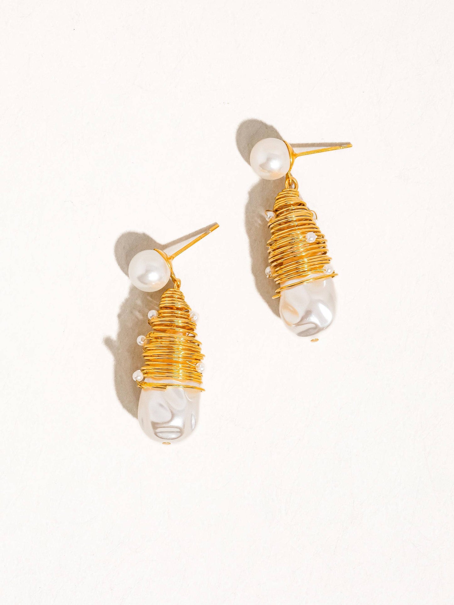 Flânerie by MAIQ - Orson 18K Gold Non-Tarnish Pearl Drop Earring: Yellow Gold