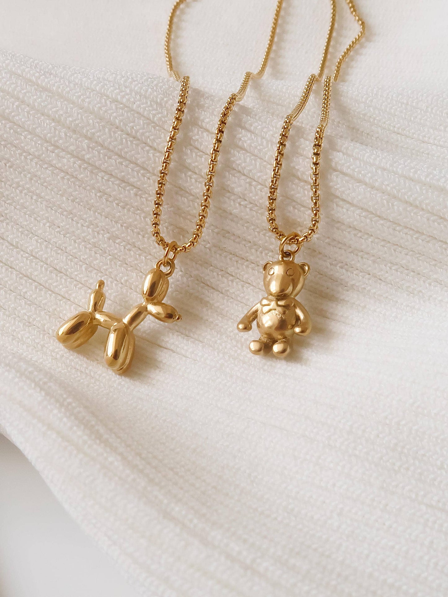 Flânerie by MAIQ - 18K Gold Non-Tarnish Bear Necklace: Yellow Gold / Cooper Balloon Dog