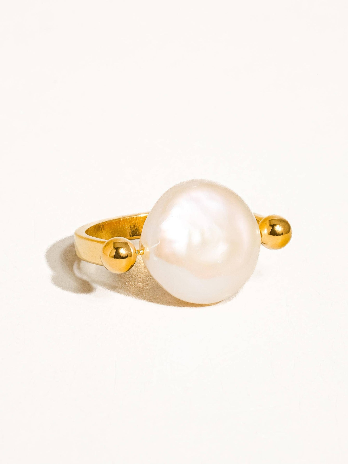 Flânerie by MAIQ - Déodat 18K Gold Non-Tarnish Baroque Pearl Ring: Yellow Gold
