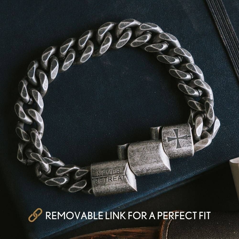 The Hero Company - The Hero Company- Knights Templar - Never Retreat Never Surrender Bracelet: Helps Pair Veterans With A Service Dog Or Shelter Dog -Faire