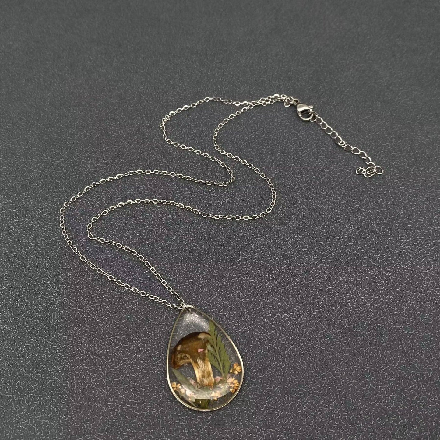 Mio Queena - Dried Flower Mushroom Drop Charm Necklace - PDF