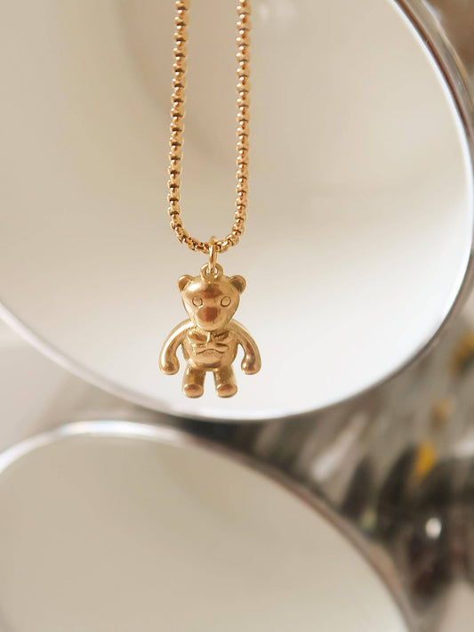 Flânerie by MAIQ - 18K Gold Non-Tarnish Bear Necklace: Yellow Gold / Cindy Bear
