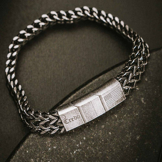 The Hero Company - The Hero Company- Knight's Creed BELIEVE Credo Bracelet: Helps Pair Veterans with Service or Shelter Dogs- Faire
