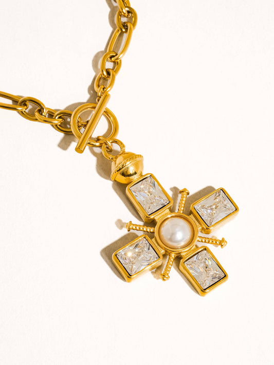 Flânerie by MAIQ - Patrice 18K Gold Non-Tarnish Cross Necklace: Yellow Gold
