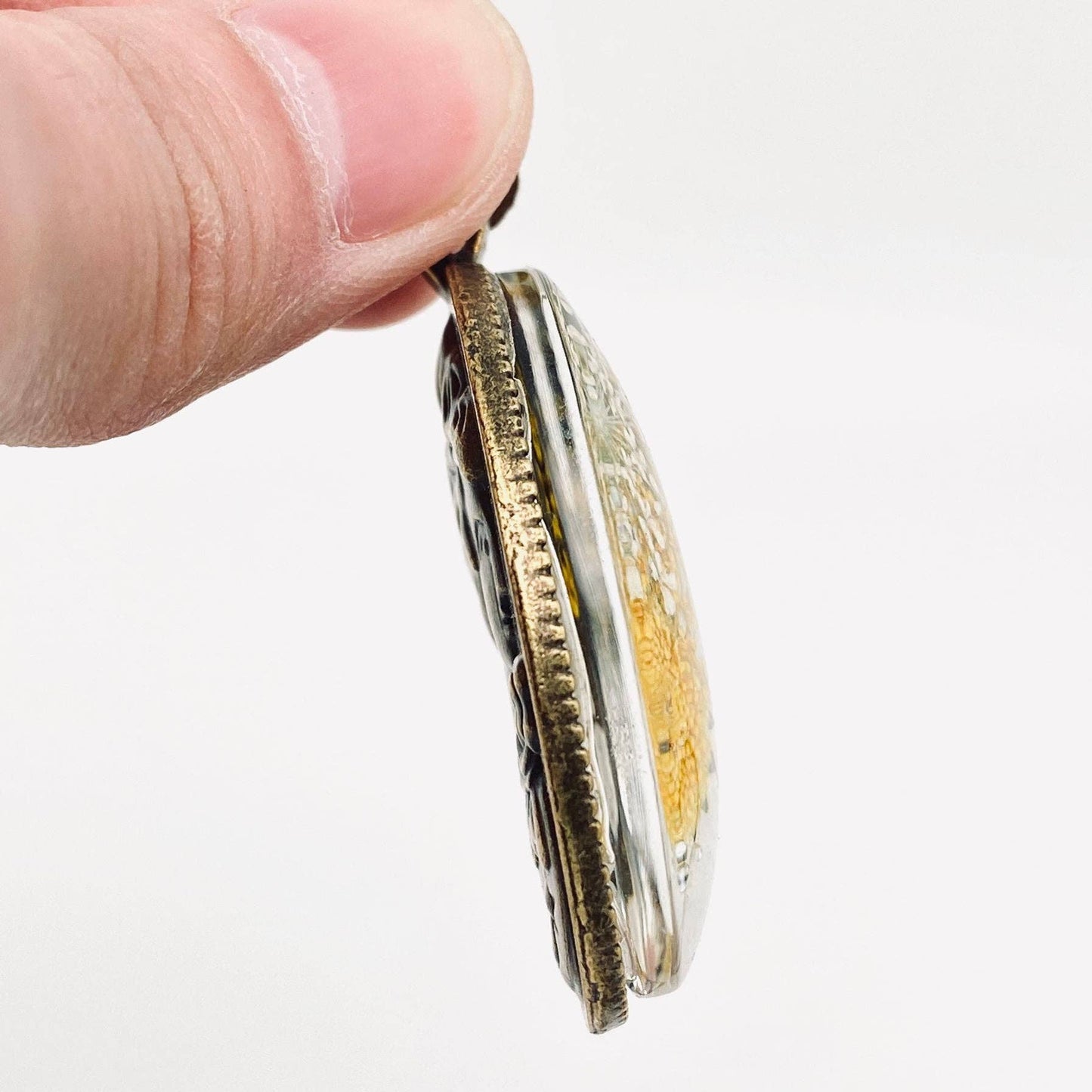 Mio Queena - Vintage Genuine Dried Flower Floral Oval Charm Necklace -PDF: Multicaule Chrysler & Queen Anne's Lace