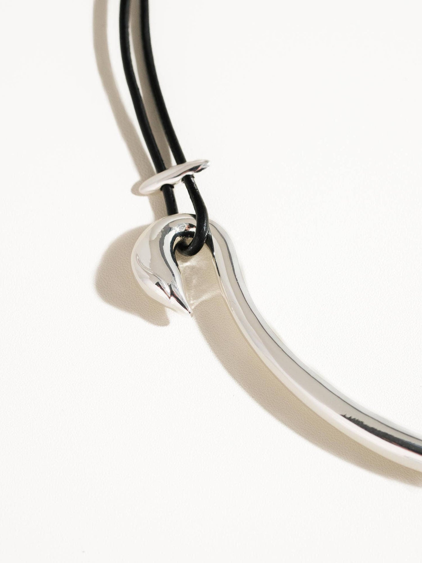 Flânerie by MAIQ - Verve White Platinum Plated Statement Choker: Silver