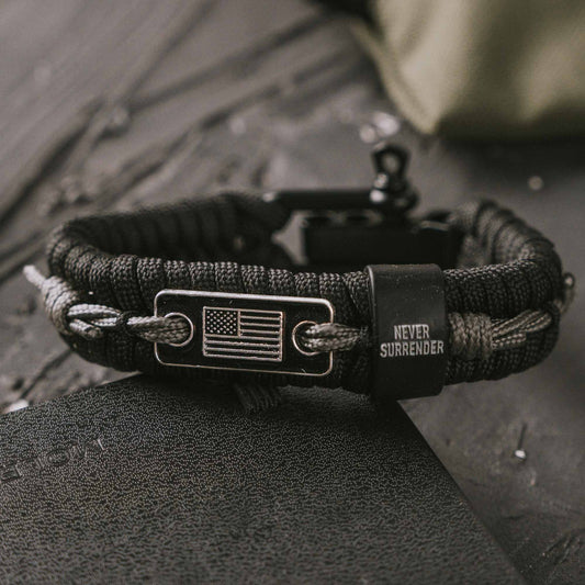 The Hero Company- Never Surrender Barbed Wire Paracord Bracelet: Helps Pair Veterans With A Service Dog Or Shelter Dog- Faire