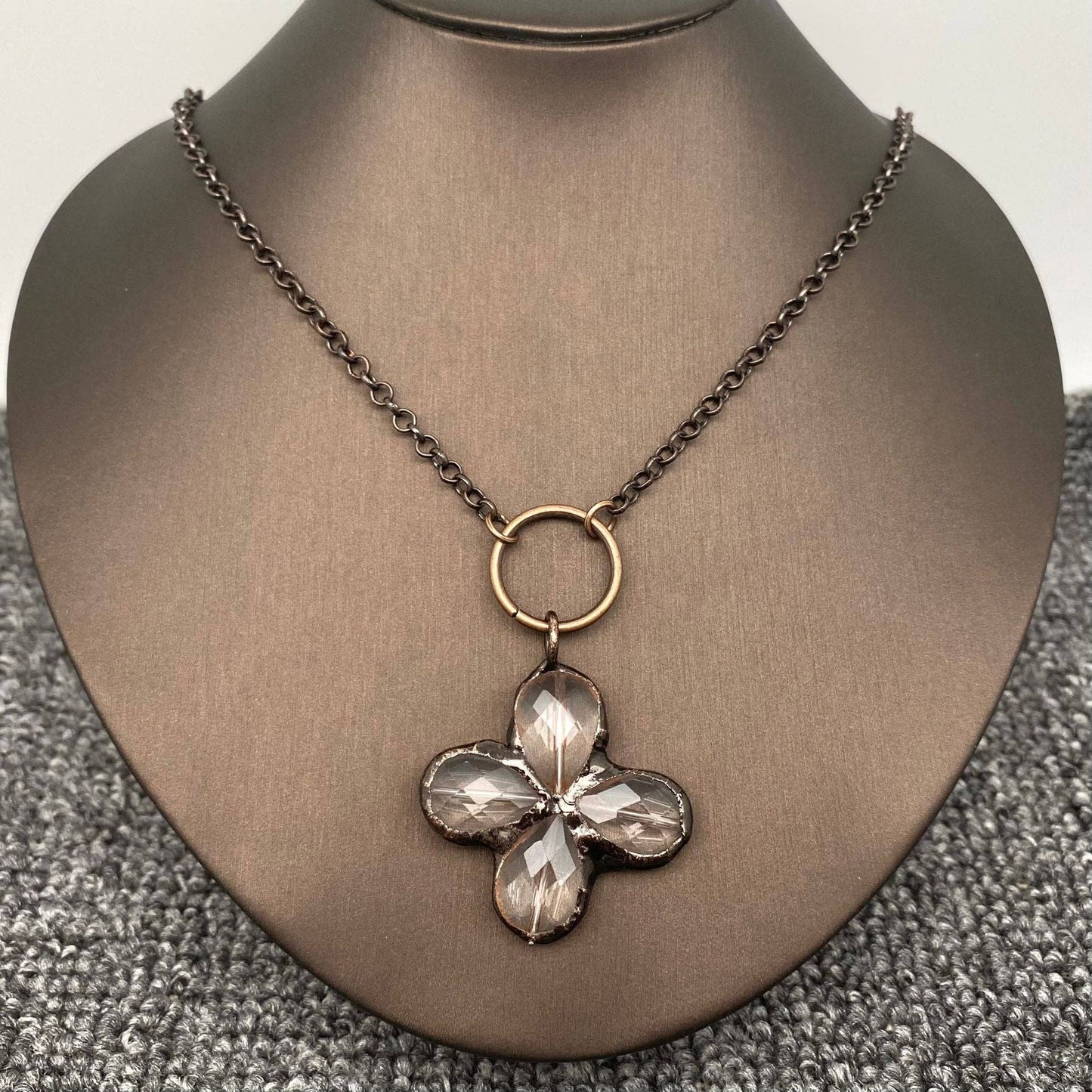 Mio Queena - Irregular Four-leaf Clover Shape Crystal Necklace | OT buckl