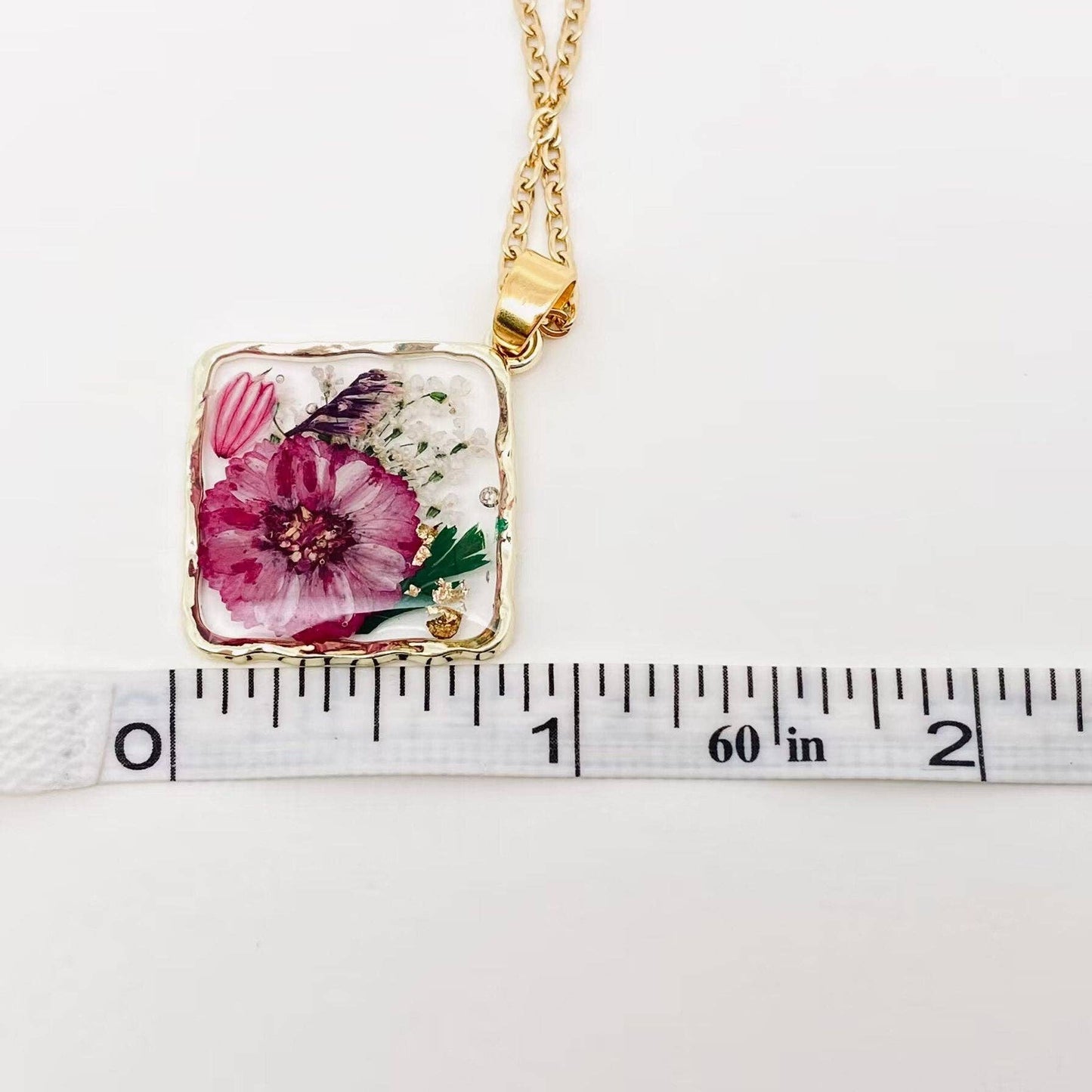 Mio Queena - Floral Square Pendant Pressed Dried Flowers Necklace - PDF: Carnation petals & Caspia & Daffodil