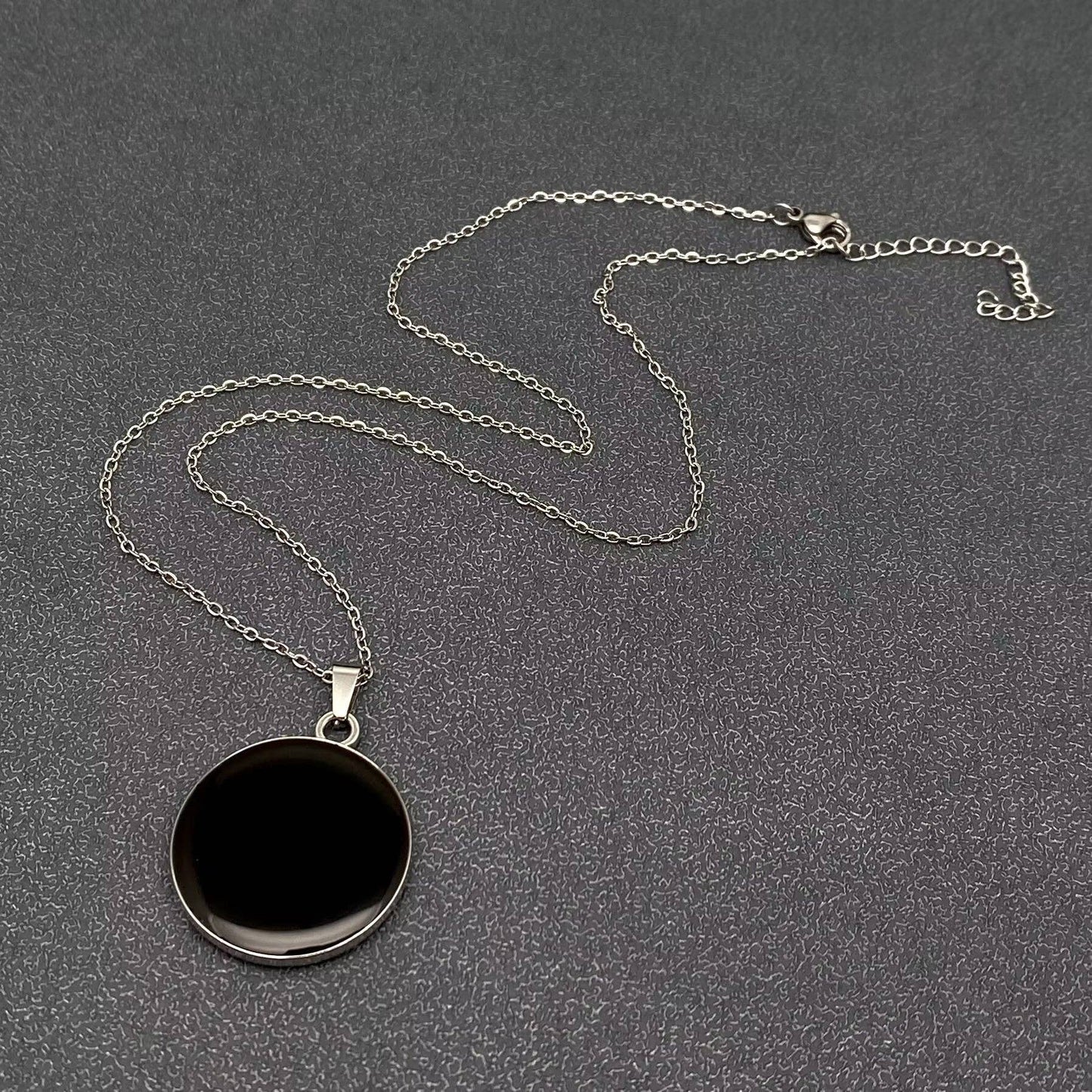 Mio Queena - Dried Flower & Mushroom Round Charm Necklace - PDF