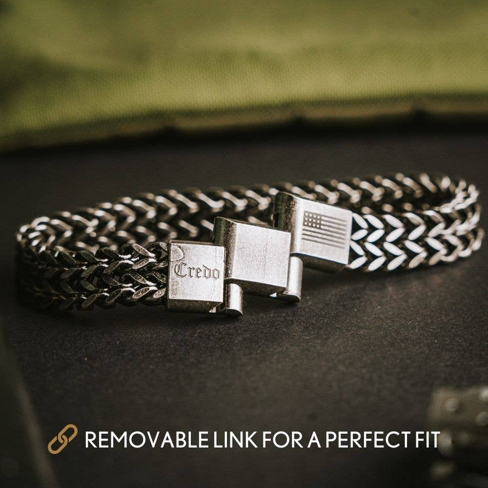 The Hero Company - The Hero Company- Knight's Creed BELIEVE Credo Bracelet: Helps Pair Veterans with Service or Shelter Dogs- Faire