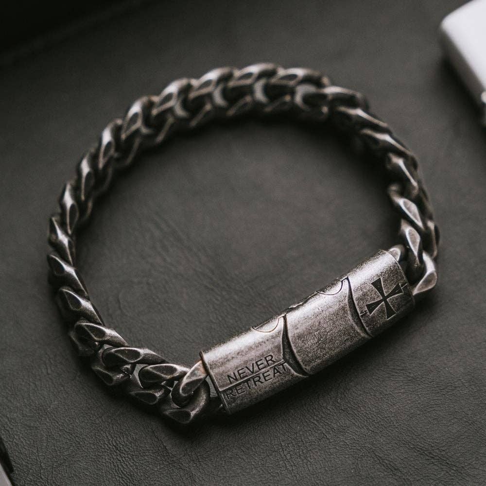 The Hero Company - The Hero Company- Knights Templar - Never Retreat Never Surrender Bracelet: Helps Pair Veterans With A Service Dog Or Shelter Dog -Faire