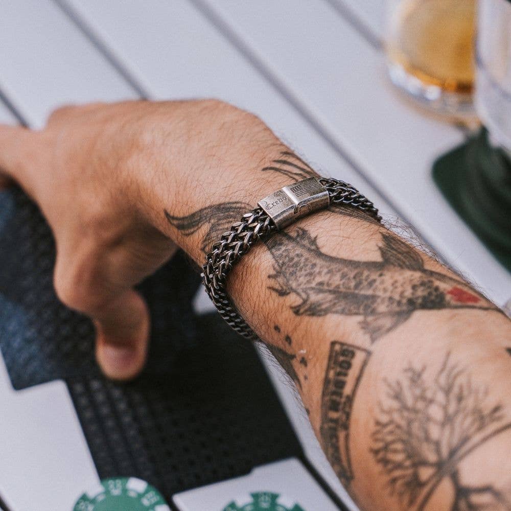 The Hero Company - The Hero Company- Knight's Creed BELIEVE Credo Bracelet: Helps Pair Veterans with Service or Shelter Dogs- Faire