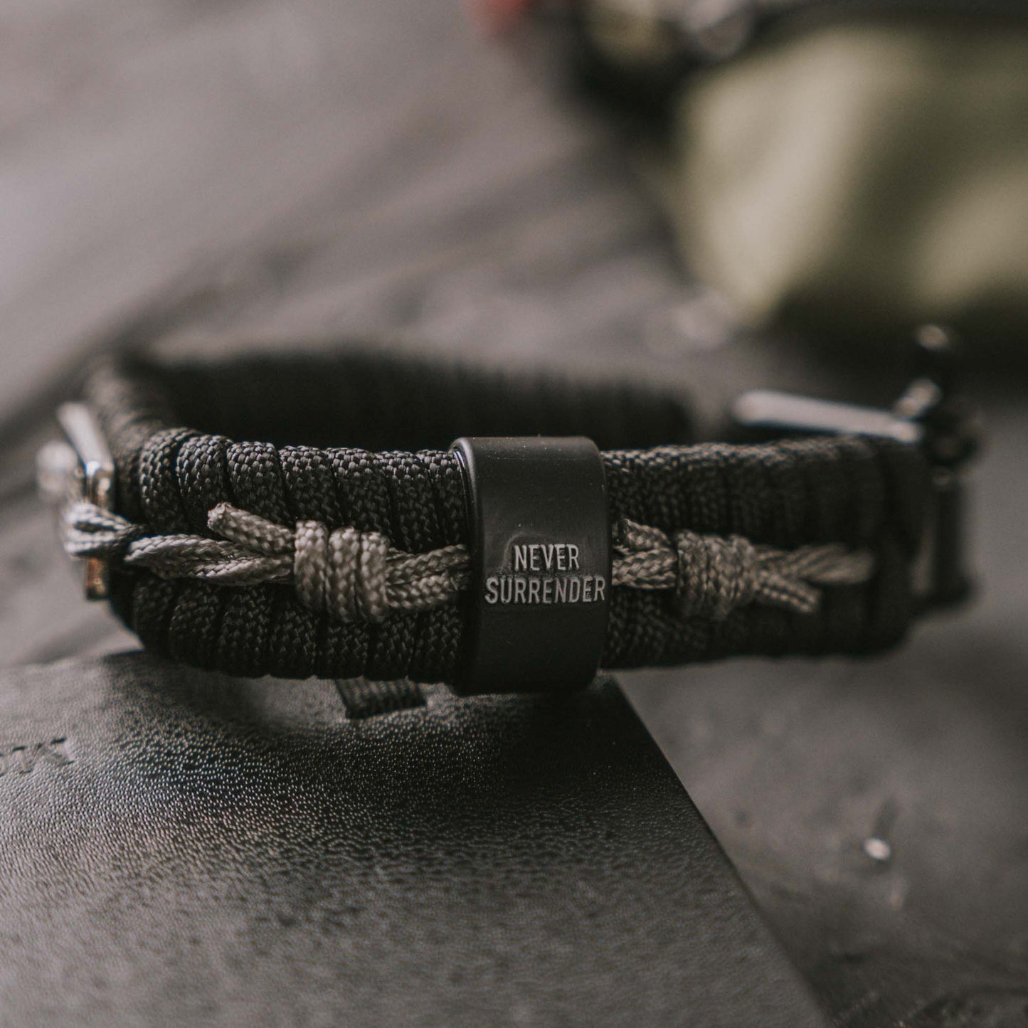 The Hero Company- Never Surrender Barbed Wire Paracord Bracelet: Helps Pair Veterans With A Service Dog Or Shelter Dog- Faire