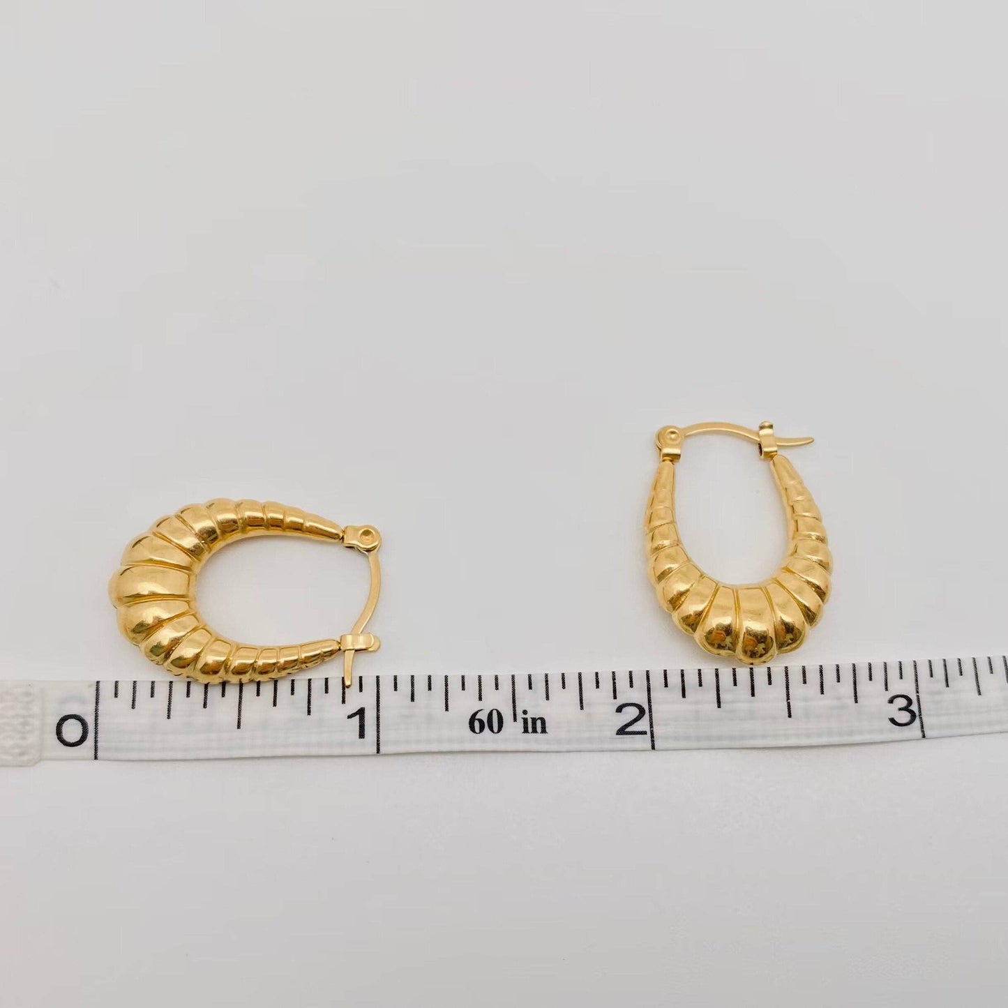 Mio Queena - Shrimp Pattern Hollow 18K Gold Plated Hoop Earrings - FGS: S-18*8*281mm